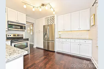 4611 Hedgemore Drive #J, Charlotte, NC 28209 - Photo 4