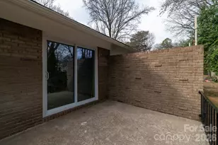 533 Blendwood Dr, Charlotte, NC 28215 - Photo 8