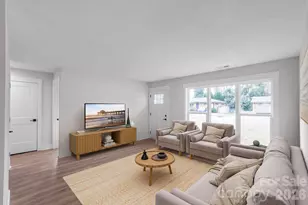 533 Blendwood Dr, Charlotte, NC 28215 - Photo 2