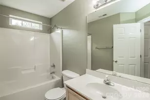 8214 Braids Bend Ct, Charlotte, NC 28269 - Photo 16