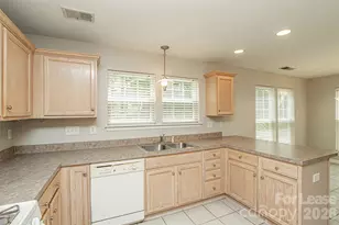 8214 Braids Bend Ct, Charlotte, NC 28269 - Photo 8