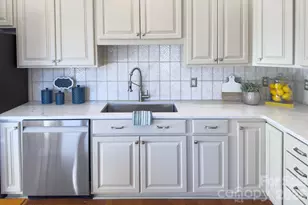 7429 Newmans Ln, Charlotte, NC 28270 - Photo 8