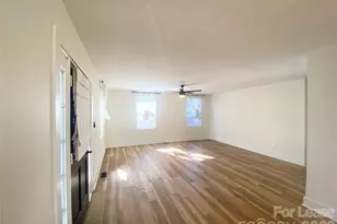 1817 Rush Wind Dr, Charlotte, NC 28206 - Photo 2