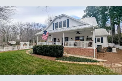 304 Brunswick Drive, Waynesville, NC 28786 - Photo 1