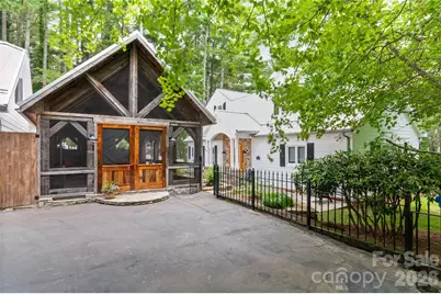 304 Brunswick Drive, Waynesville, NC 28786 - Photo 2