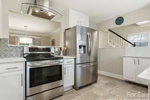 8344 Knights Bridge Rd, Charlotte, NC 28210 - Photo 10