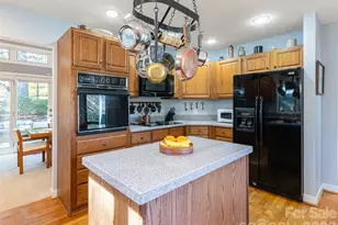 2 Bent Tree Dr, Asheville, NC 28803 - Photo 20