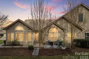 2304 Coltsview Ln, Matthews, NC 28105 - Photo 2