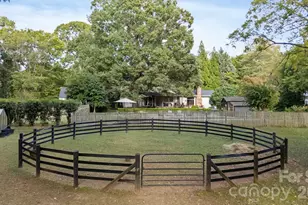 10915 Beatties Ford Rd, Huntersville, NC 28078 - Photo 34