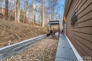 181 Beechwood Lakes Dr, Hendersonville, NC 28792 - Photo 38