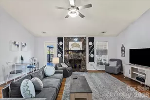 2036 Killarney Pl, Charlotte, NC 28262 - Photo 6