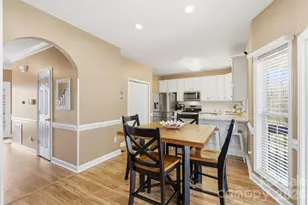 2712 25th St NE, Hickory, NC 28601 - Photo 10