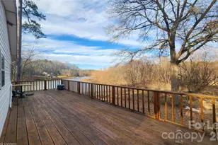 118 Fisherman Cove Rd, Belmont, NC 28012 - Photo 2