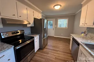 1230 18th Ave NE, Hickory, NC 28601 - Photo 8