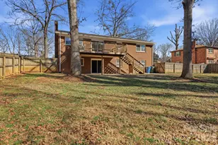 1230 18th Ave NE, Hickory, NC 28601 - Photo 4