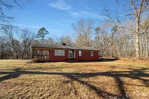 135 Bent Twig Dr, Statesville, NC 28677 - Photo 2
