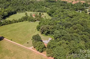 135 Bent Twig Dr, Statesville, NC 28677 - Photo 4