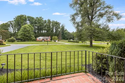 3226 Charlyne Drive, Hendersonville, NC 28792 - Photo 4