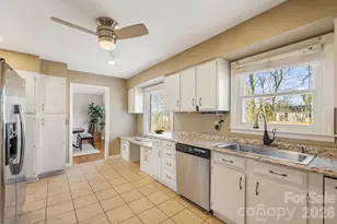 3226 Charlyne Dr, Hendersonville, NC 28792 - Photo 20