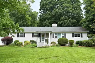 2333 Lakeview Cir, Matthews, NC 28105 - Photo 1