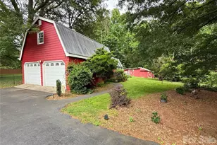 2333 Lakeview Cir, Matthews, NC 28105 - Photo 6