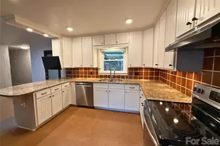 2333 Lakeview Cir, Matthews, NC 28105 - Photo 20