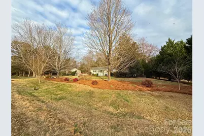 2333 Lakeview Circle, Matthews, NC 28105 - Photo 4
