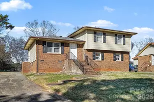 420 Colony Acres Dr, Charlotte, NC 28217 - Photo 2