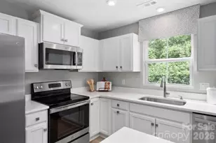 609 Nesbe St, Lancaster, SC 29720 - Photo 2