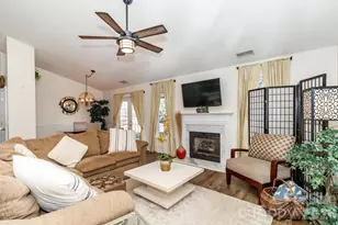 6425 Tunston Ln, Charlotte, NC 28269 - Photo 6