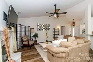 6425 Tunston Ln, Charlotte, NC 28269 - Photo 8