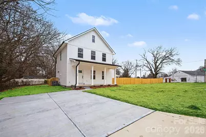 402 N Myrtle Street, Gastonia, NC 28052 - Photo 2