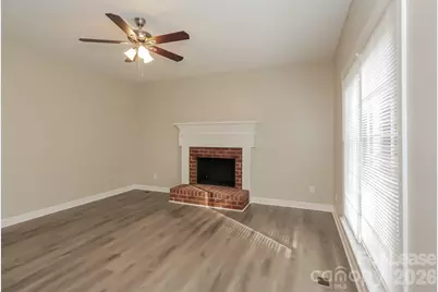 9101 Brightleaf Place, Charlotte, NC 28269 - Photo 6