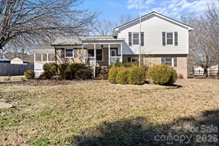 309 Catawba Circle, Matthews, NC 28104 - Photo 2