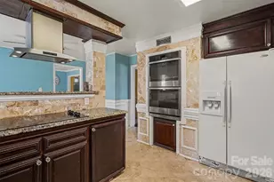 7144 Chapparall Ln, Charlotte, NC 28215 - Photo 12