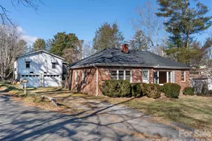 118 Rutledge Dr, Hendersonville, NC 28739 - Photo 6