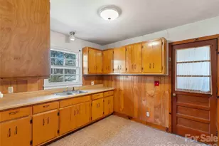 118 Rutledge Dr, Hendersonville, NC 28739 - Photo 16