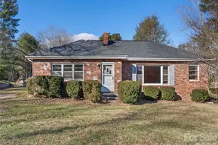 118 Rutledge Dr, Hendersonville, NC 28739 - Photo 2