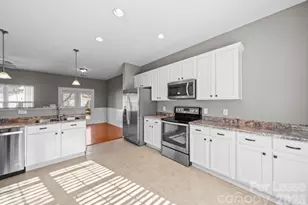 11123 Aprilia Ln, Cornelius, NC 28031 - Photo 4