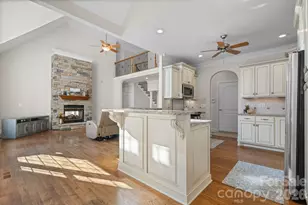 2301 Willow Creek Dr, Newton, NC 28658 - Photo 8