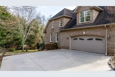2301 Willow Creek Drive, Newton, NC 28658 - Photo 32