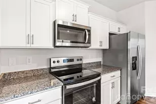 13 Caroline Vly Ln, Hendersonville, NC 28792 - Photo 6