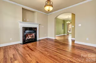 387 Goodview Dr, Hendersonville, NC 28792 - Photo 10