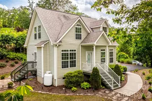 387 Goodview Dr, Hendersonville, NC 28792 - Photo 1