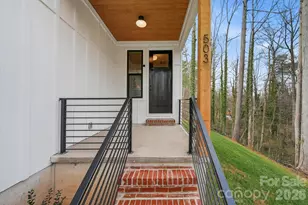 503 5th Ave NE, Conover, NC 28613 - Photo 2