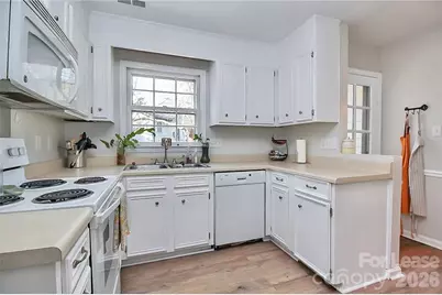 8729 Timbercrest Circle, Charlotte, NC 28226 - Photo 14