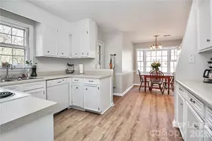 8729 Timbercrest Cir, Charlotte, NC 28226 - Photo 16