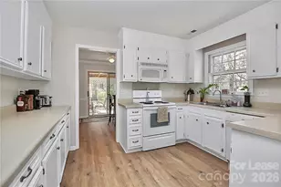 8729 Timbercrest Cir, Charlotte, NC 28226 - Photo 12