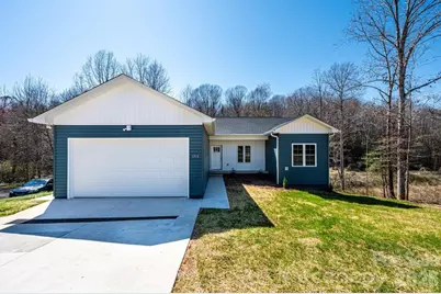 1314 39th Street Circle SW, Hickory, NC 28602 - Photo 2