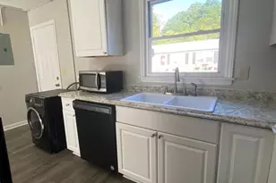 900 Junius St, Gastonia, NC 28052 - Photo 4